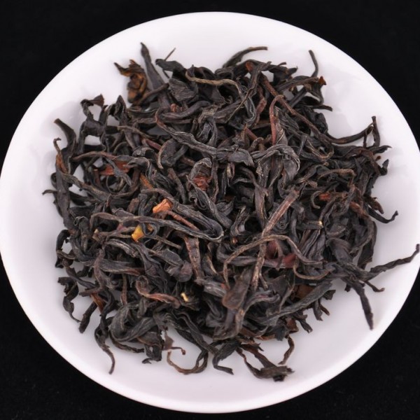Feng-Qing-Ye-Sheng-Hong-Cha-Wild-Tree-Purple-Black-tea-Spring-2015