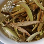 Imperial-Grade-Silver-Needle-White-Tea-of-Jinggu-3